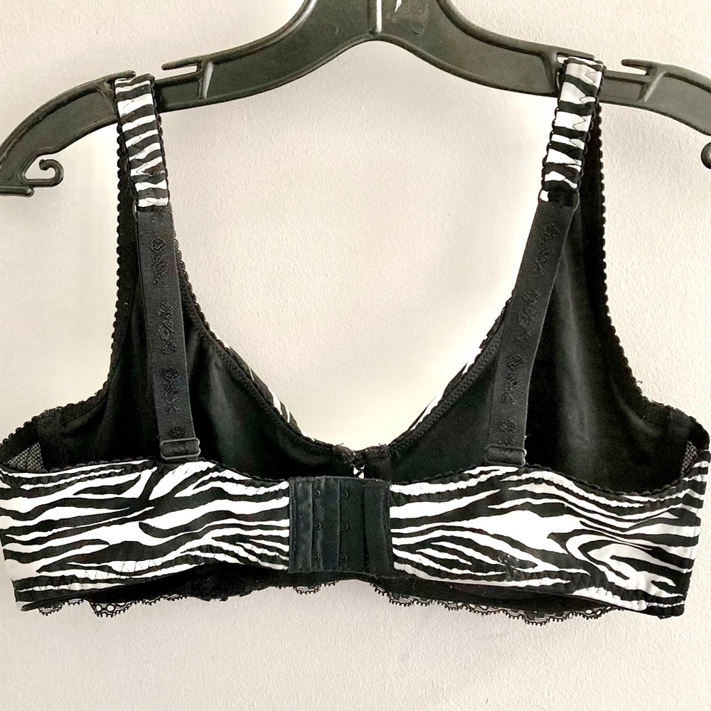 Intimates | New Zebra Pattern Bra - Picture 7 of 15
